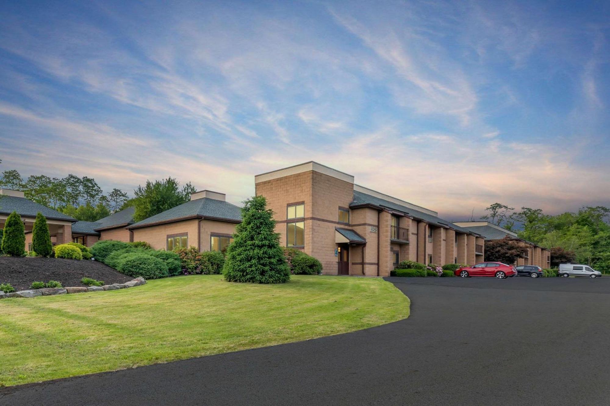 Comfort Inn Pocono Lakes Region Lake Ariel Экстерьер фото